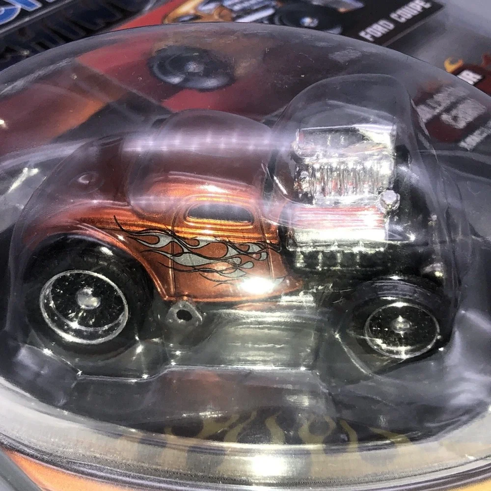The Original Muscle Machines Series 1933‎ Ford Coupe Burnt Orange Diecast 1/64